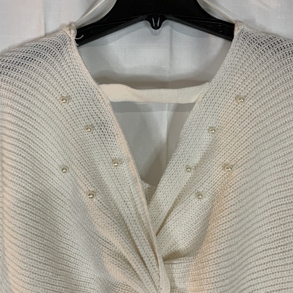 2/$20 Alison Andrews L Ribbed Sweater - Picture 2 of 10